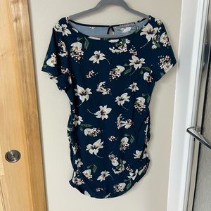 Pretty floral maternity top